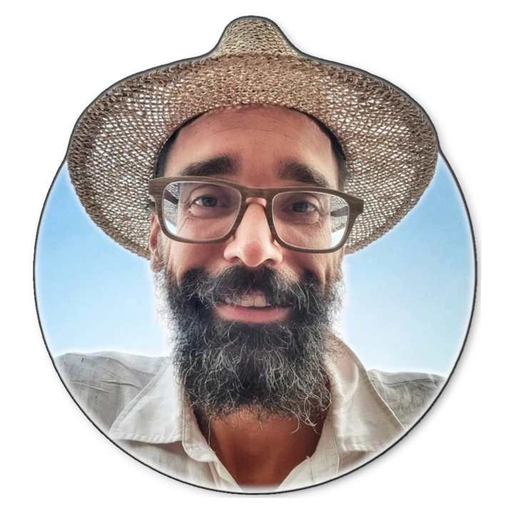 Portrait transparent de Matthieu Devis, Bouddha Maitreya, méditant éveillé depuis 2017